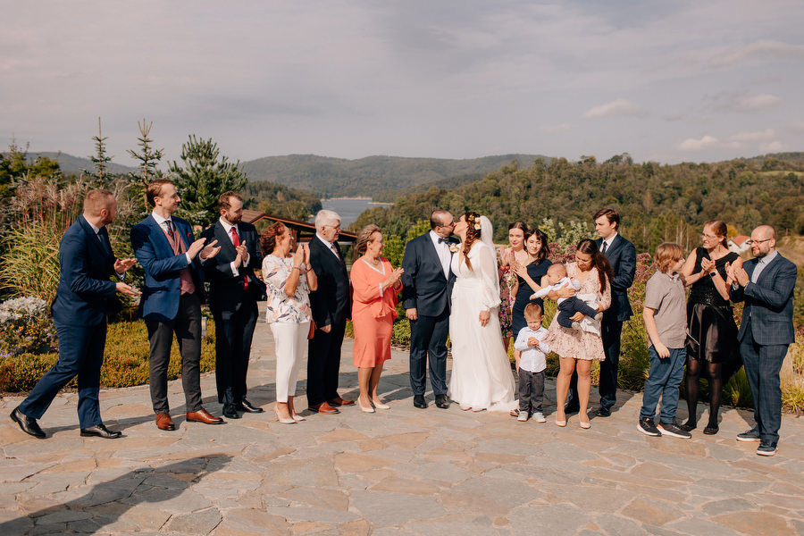 kameralny slub w plenerze w bieszczadach wesele villa collis