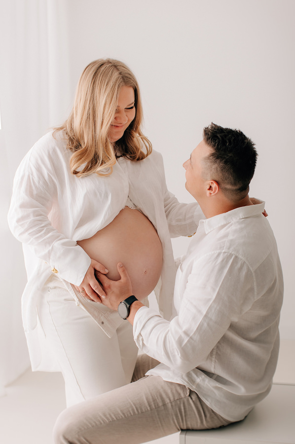 fotograf ciążowy krosno, sesja ciążowa z mężem partnerem