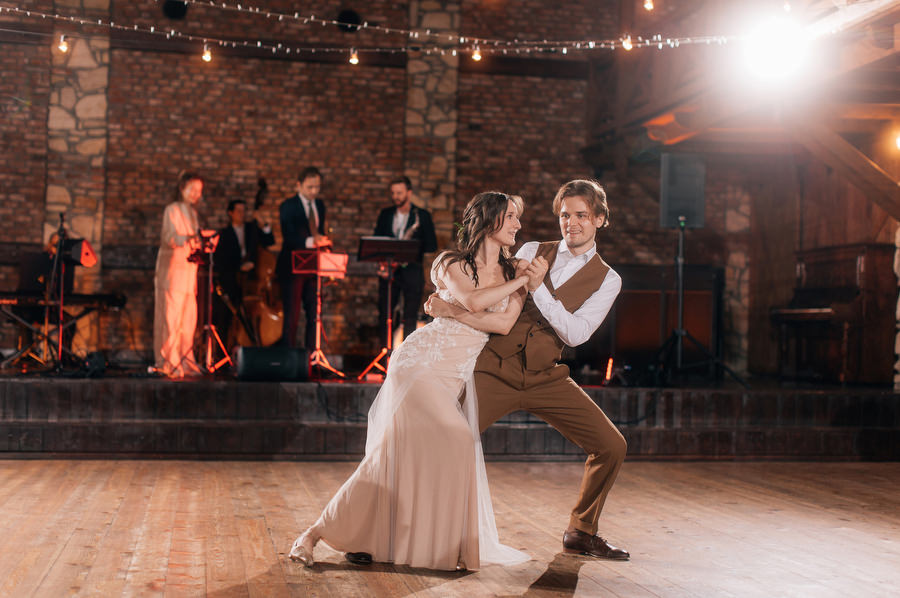 Jak przeniesc las na sale weselna slub blisko natury Dworzyszcze Wola Jak przeniesc las na sale weselna slub blisko natury Dworzyszcze Wola