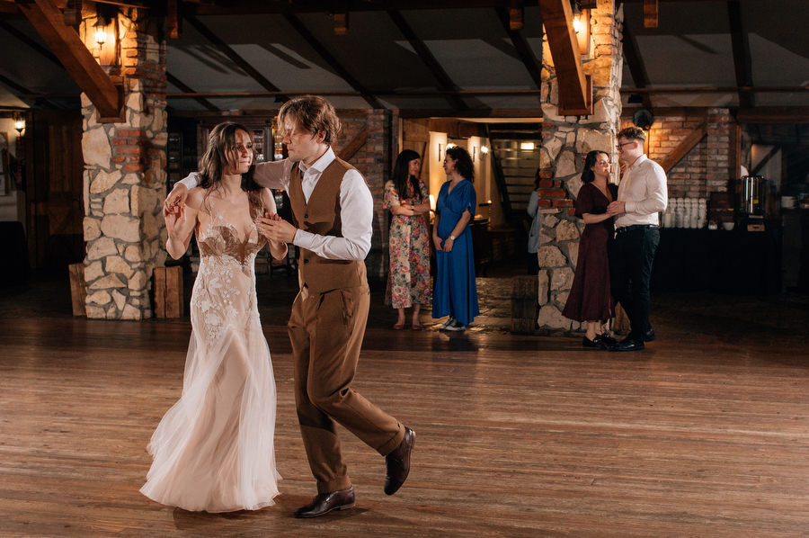 Jak przeniesc las na sale weselna slub blisko natury Dworzyszcze Wola Jak przeniesc las na sale weselna slub blisko natury Dworzyszcze Wola