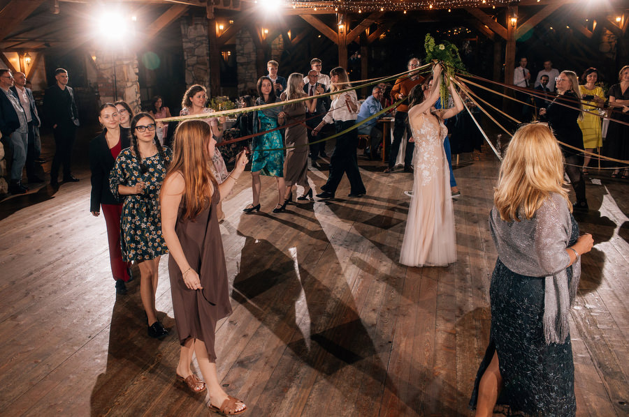 Jak przeniesc las na sale weselna slub blisko natury Dworzyszcze Wola Jak przeniesc las na sale weselna slub blisko natury Dworzyszcze Wola